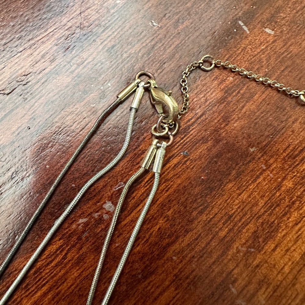 Elegant Lariat Style Necklace. Some Scratching/Signs Of Age - Picture 4 of 4